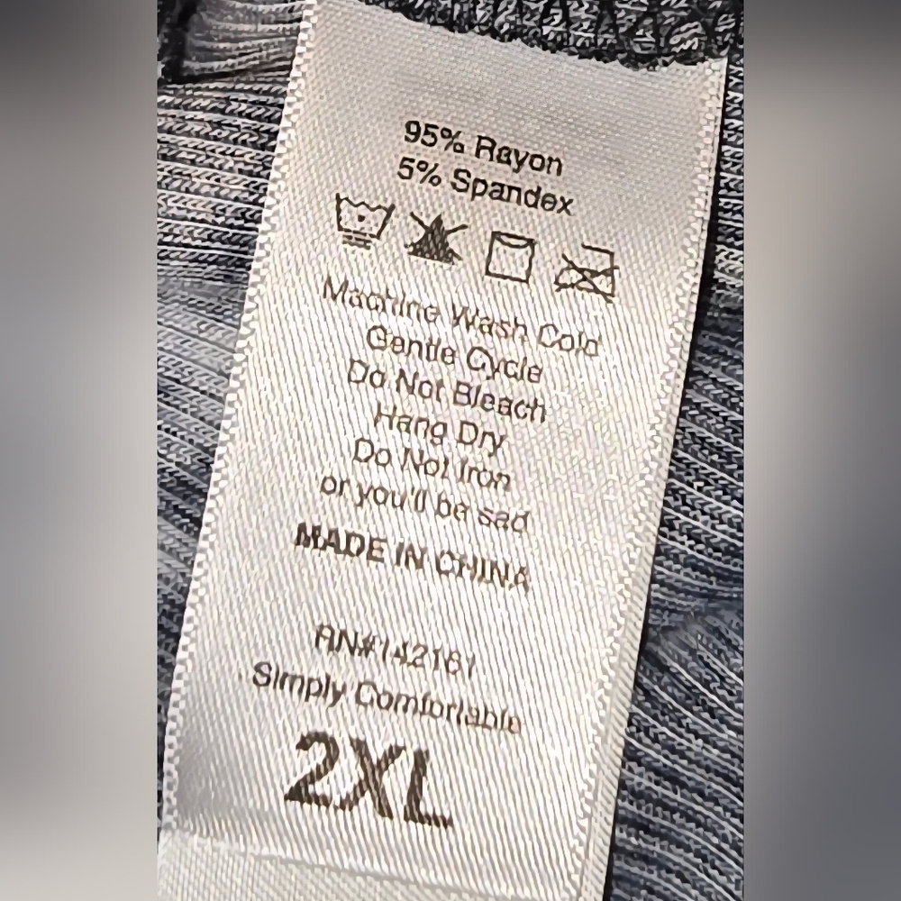 Lularoe Ruby Top 2X - Picture 3 of 3